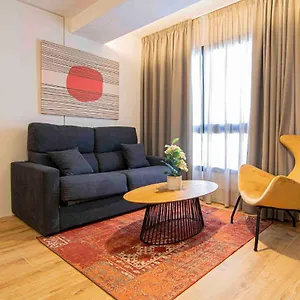 Leonor Apartment